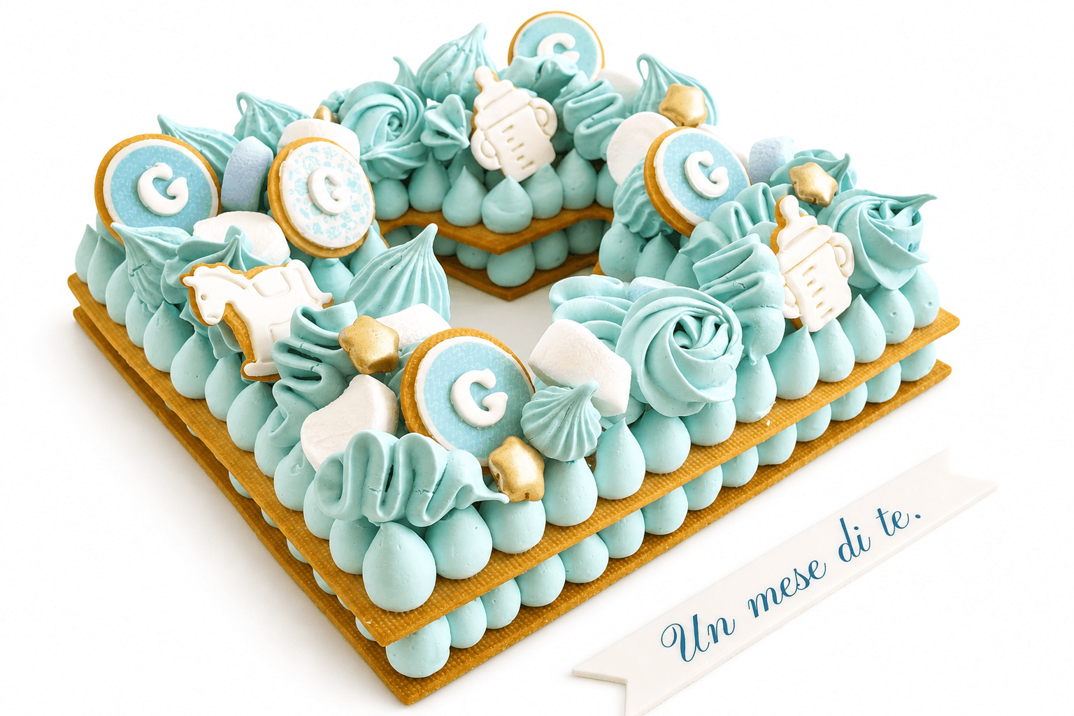Torta numero 30 azzurra con biberon, cavallini e stelle