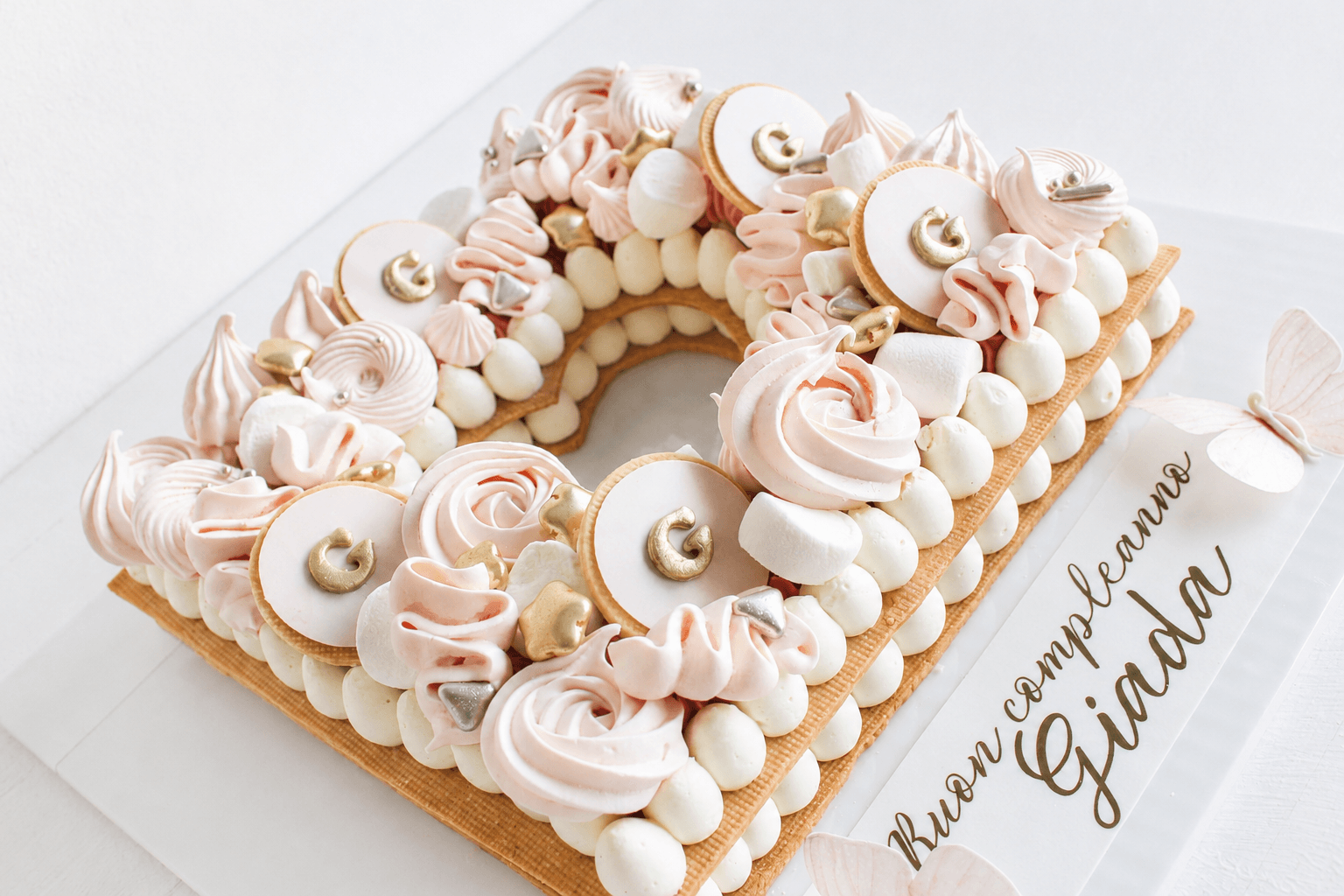 Cream Tart con creme e decorazioni personalizzate
